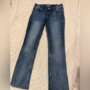 Wrangler low rise size: 7/8 x 34